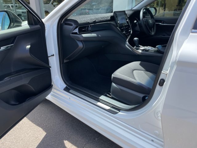 2022 Toyota Camry Ascent Sport Hybrid - Image 16