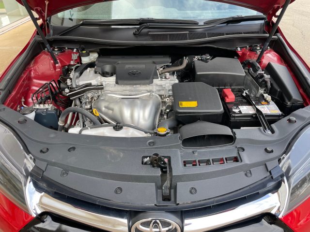 2016 Toyota Camry Atara S - Image 28