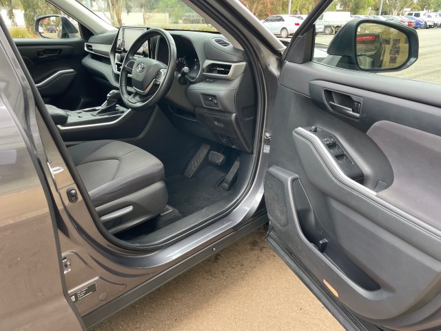 2022 Toyota Kluger GX 3.5 V6 - Image 14
