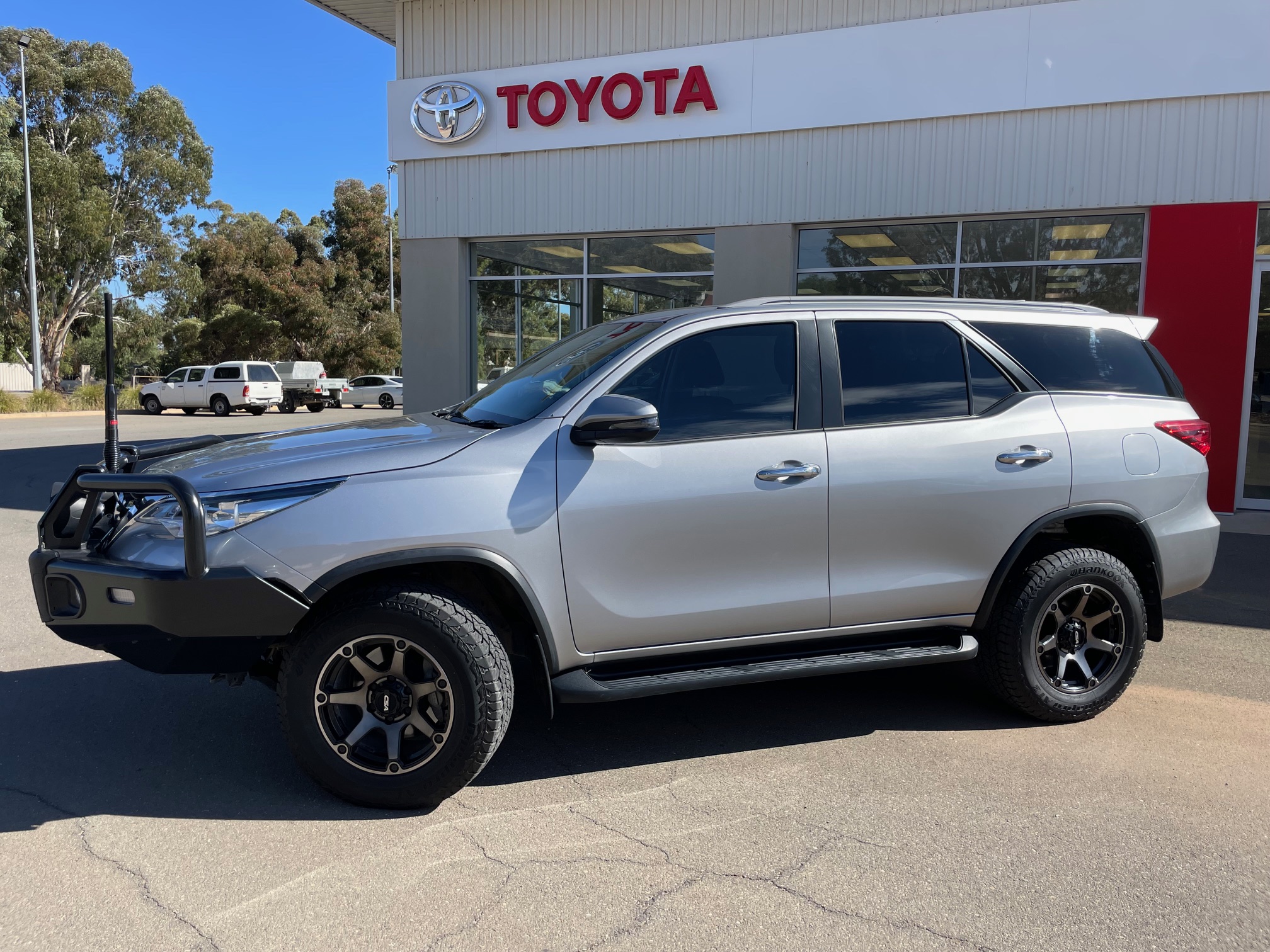 2019 Toyota Fortuner GXL - Image 2