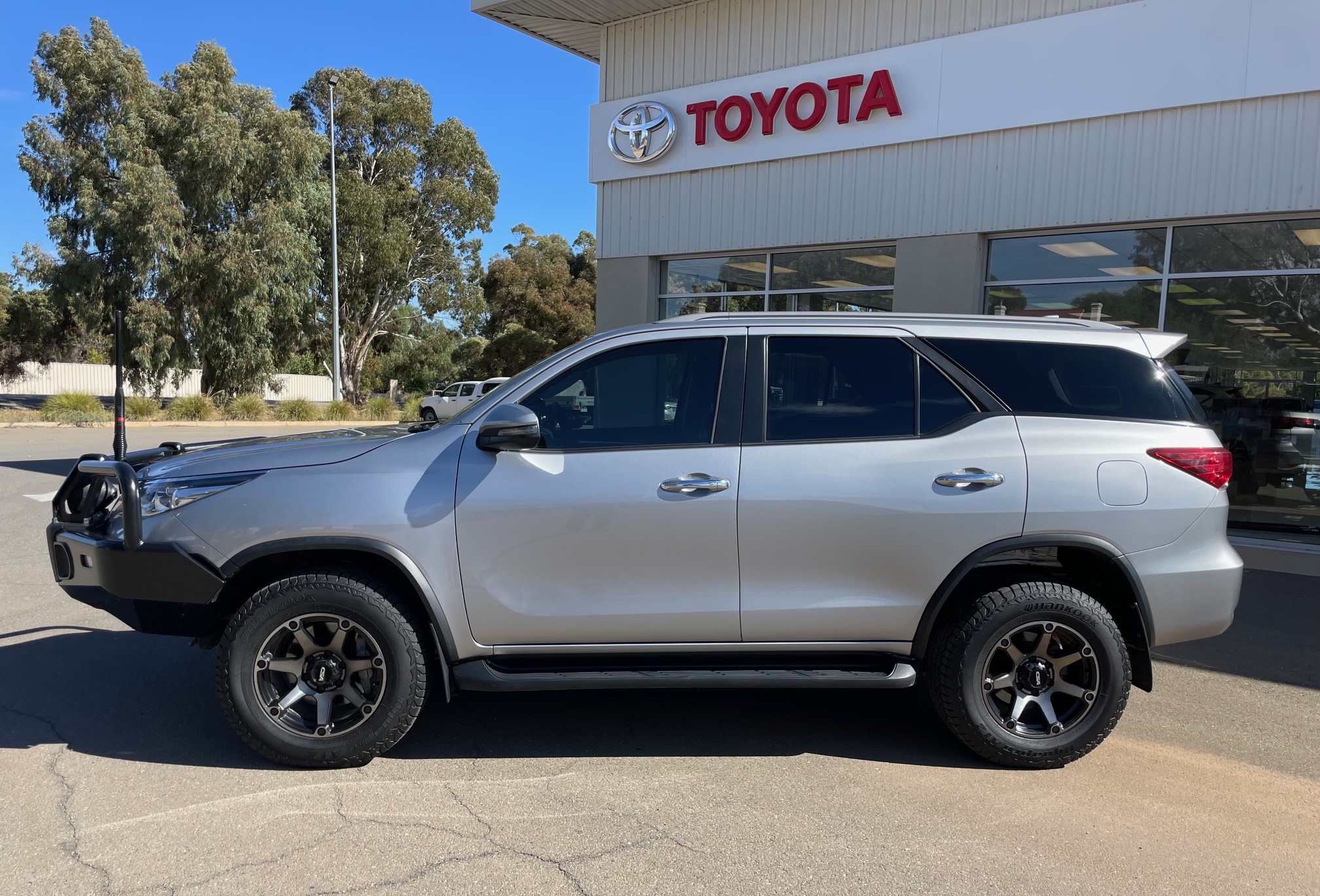 2019 Toyota Fortuner GXL - Image 3