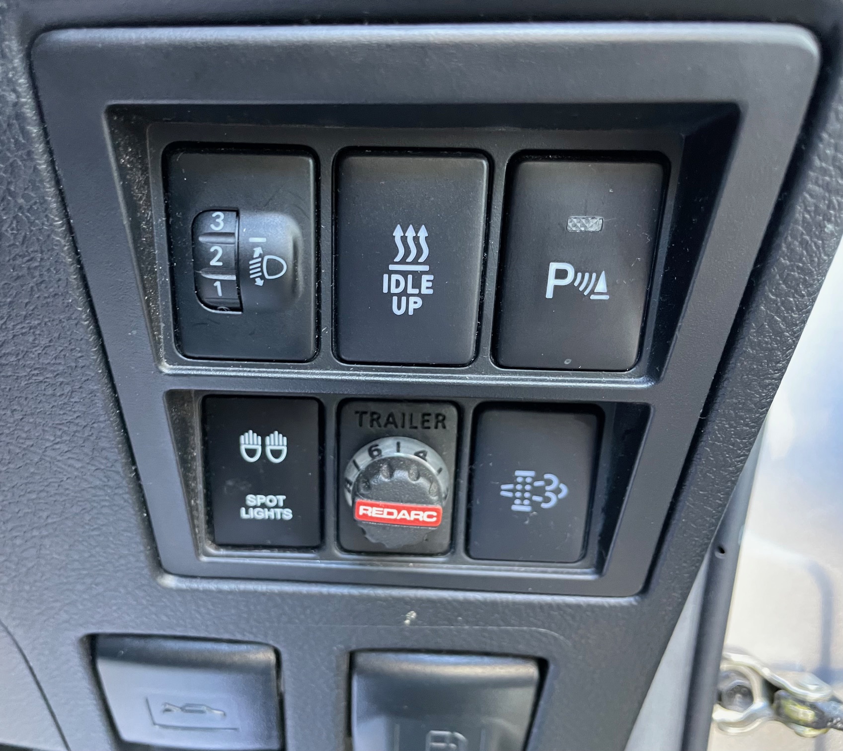 2019 Toyota Fortuner GXL - Image 14