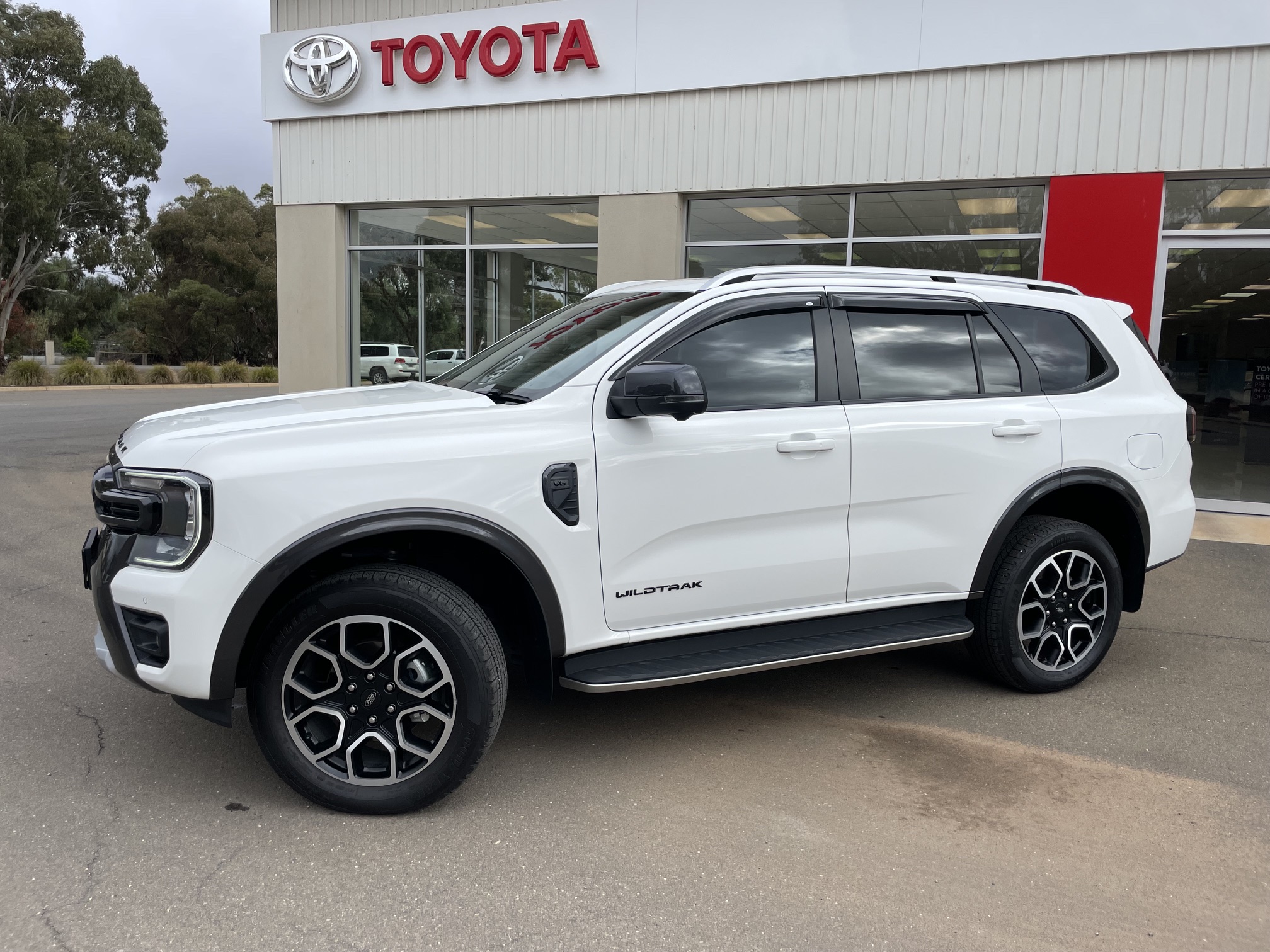 2024 Ford Everest Wildtrak V6 - Image 2
