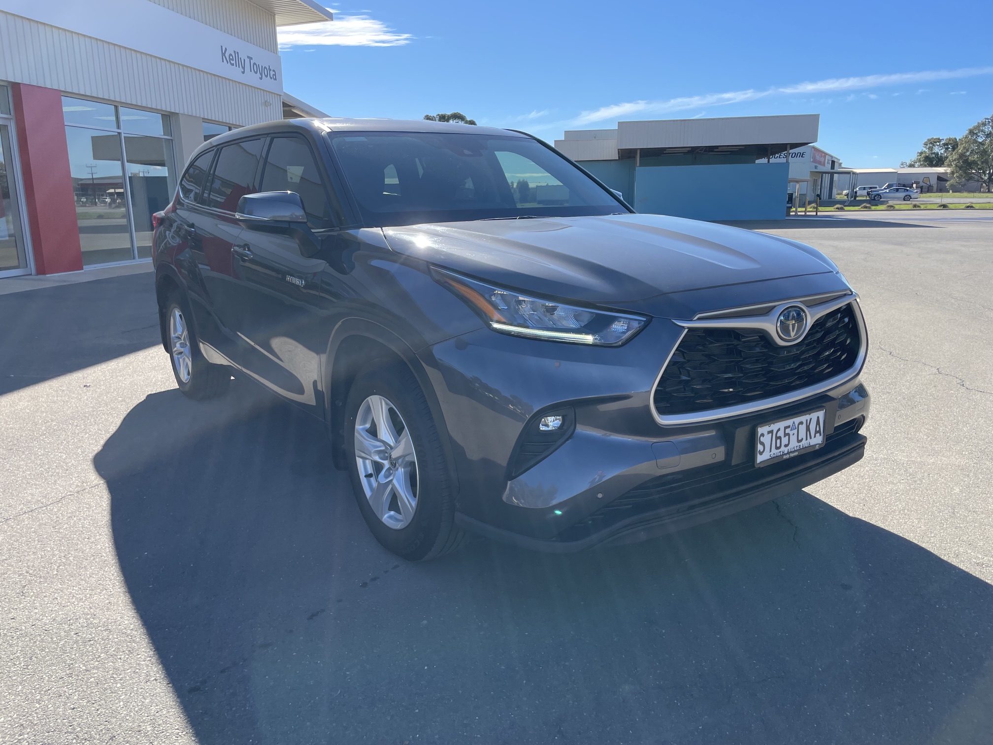 2021 Toyota Kluger GX AWD Hybrid - Image 8