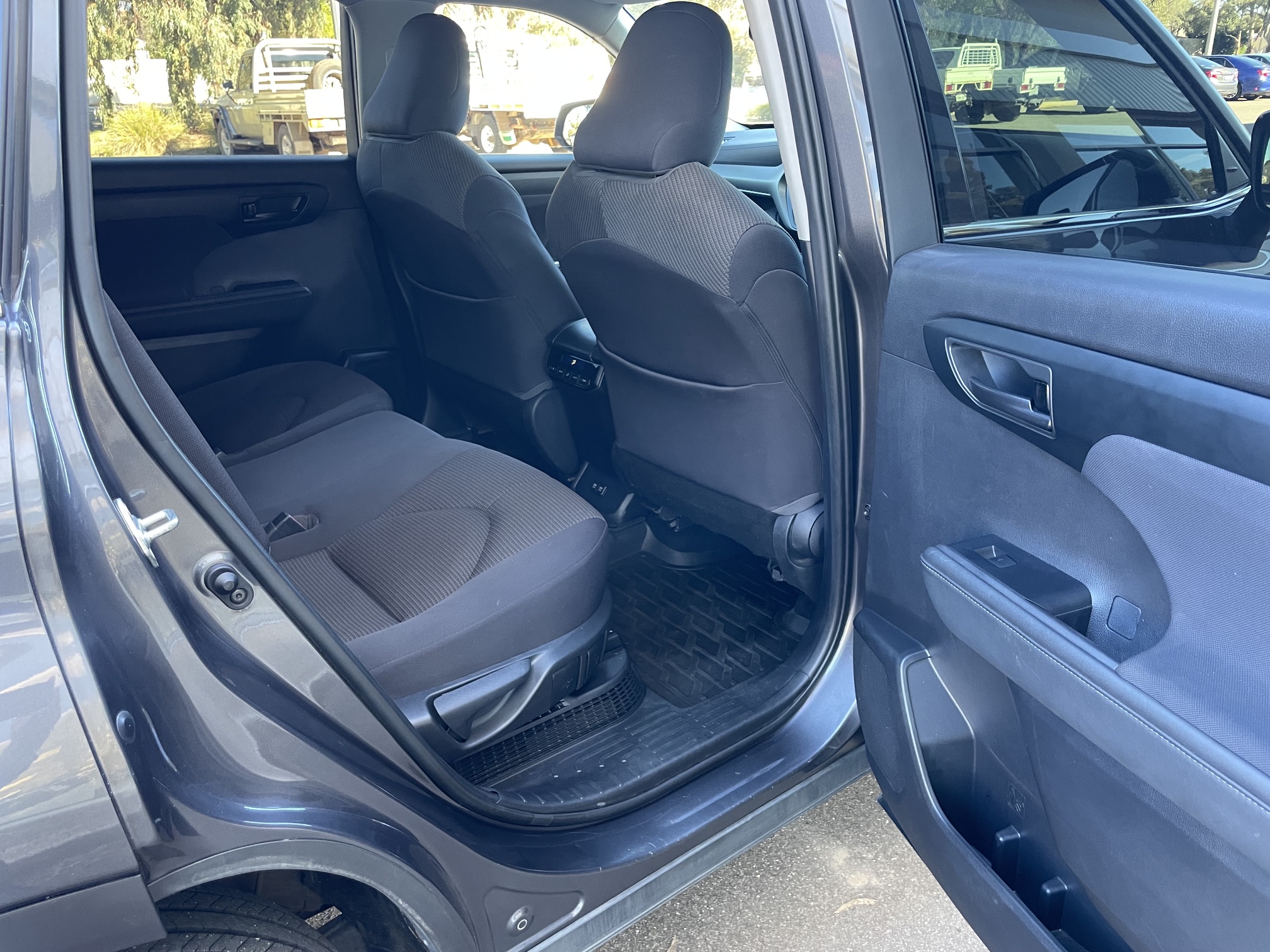 2021 Toyota Kluger GX AWD Hybrid - Image 14