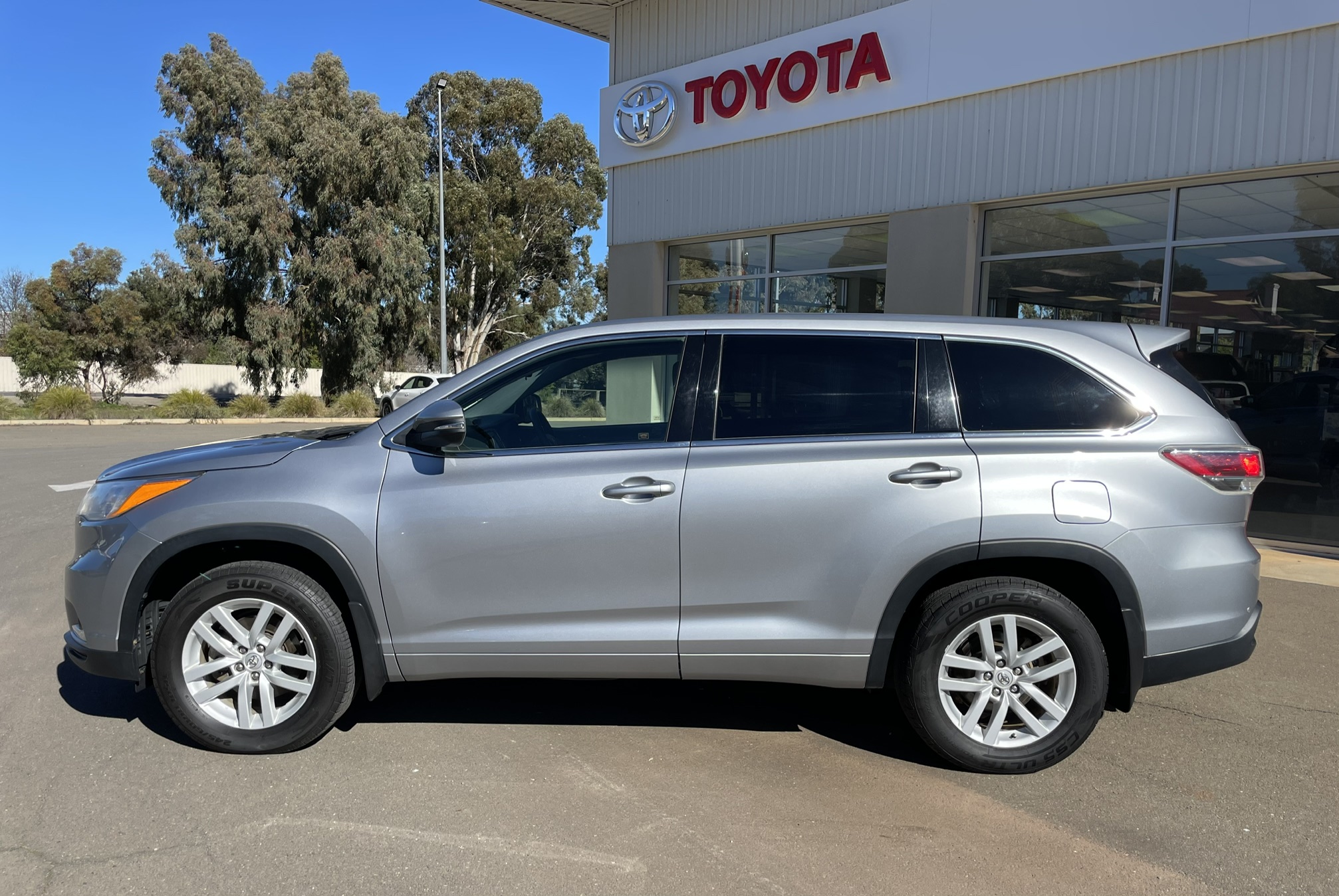 2015 Toyota Kluger GX 7 Seater - Image 3