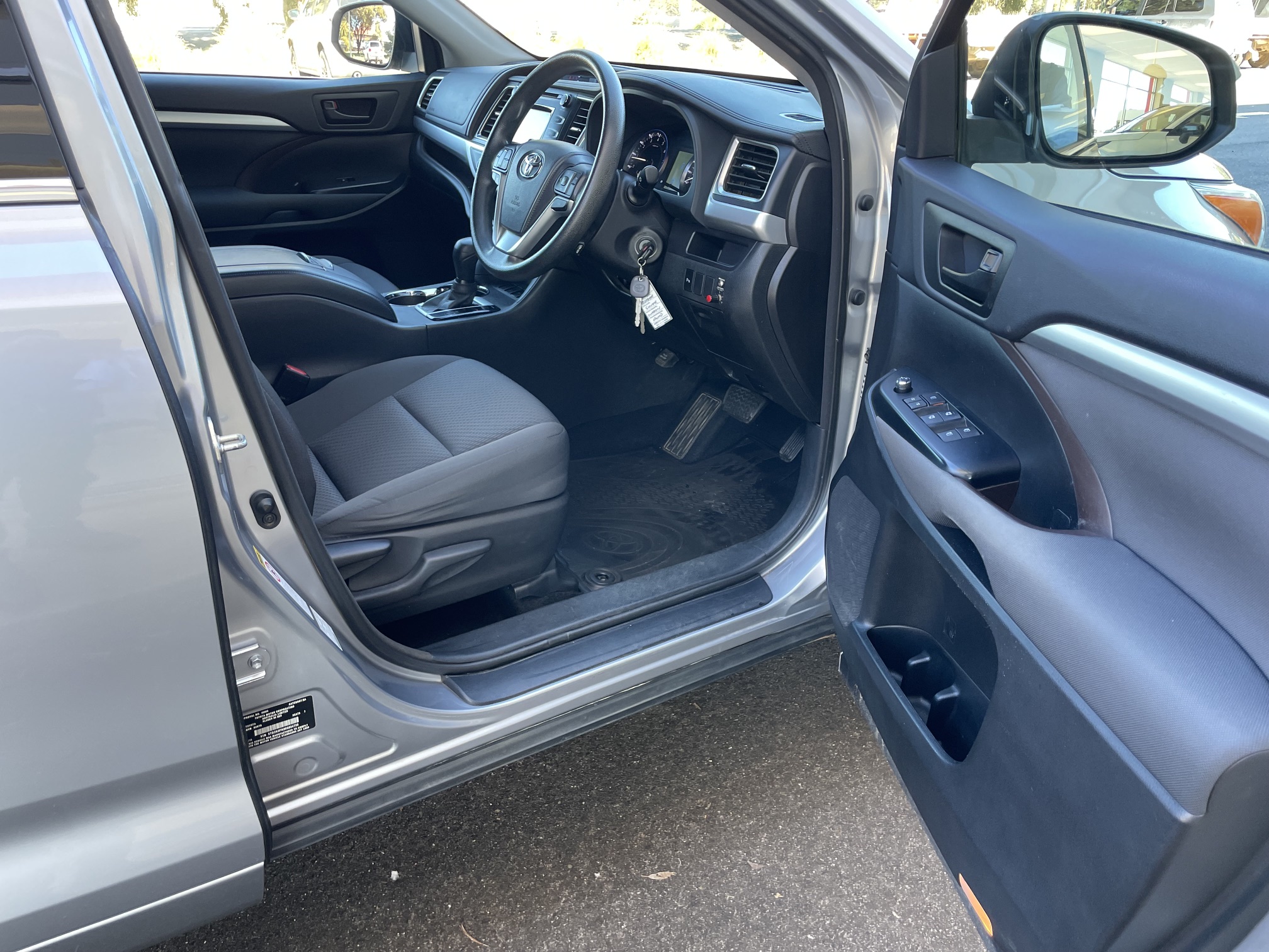 2015 Toyota Kluger GX 7 Seater - Image 14
